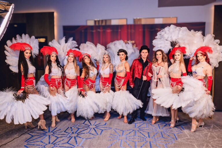 Екипът на Боряна Денс преди шоуто